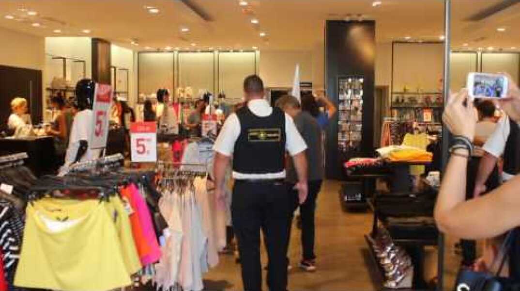 "Εισβολή" συνδικαλιστών στο υποκατάστημα του "ZARA" στην Καλαμάτα