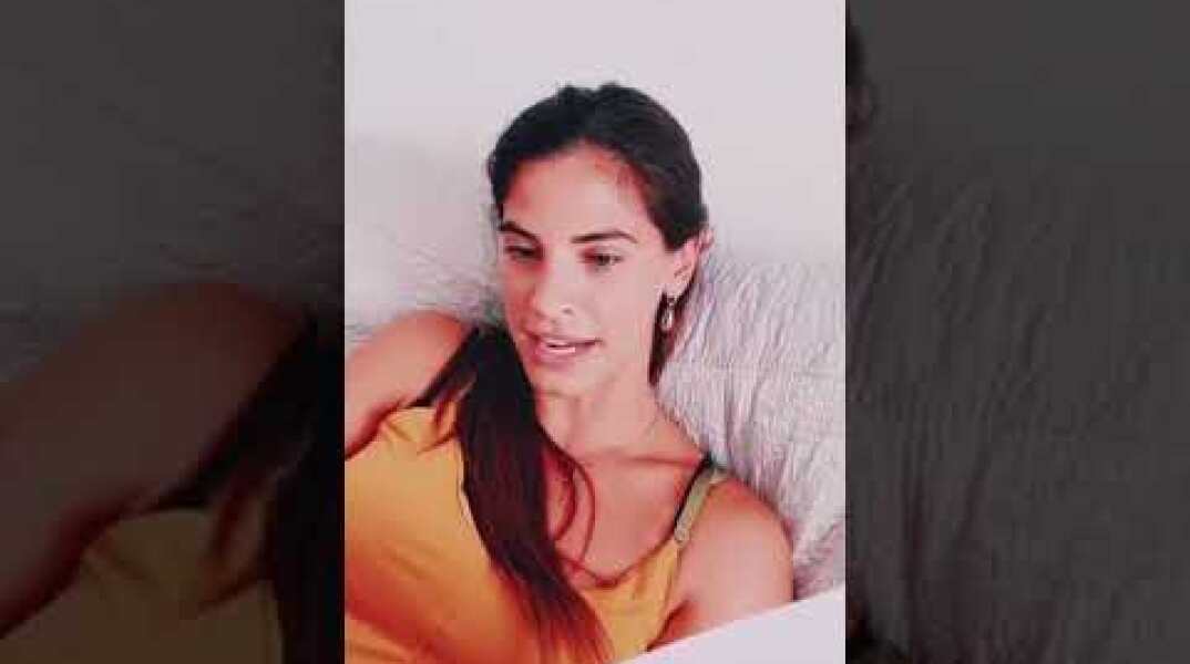 Ο Σάκης Τανιμανίδης μαθαίνει Ποντιακά τη σύζυγό του!