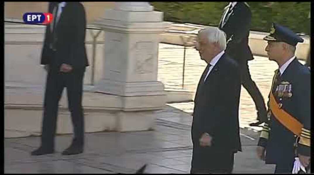 Μητρόπολη: Προσπάθησε να επιτεθεί στον Παυλόπουλο