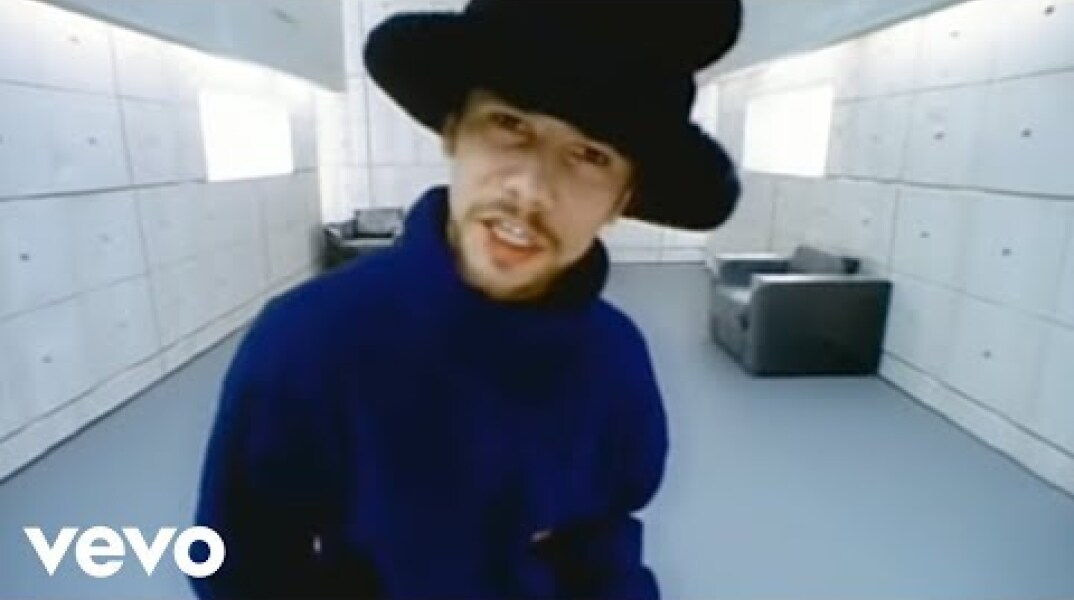 Jamiroquai - Virtual Insanity (Official Video)