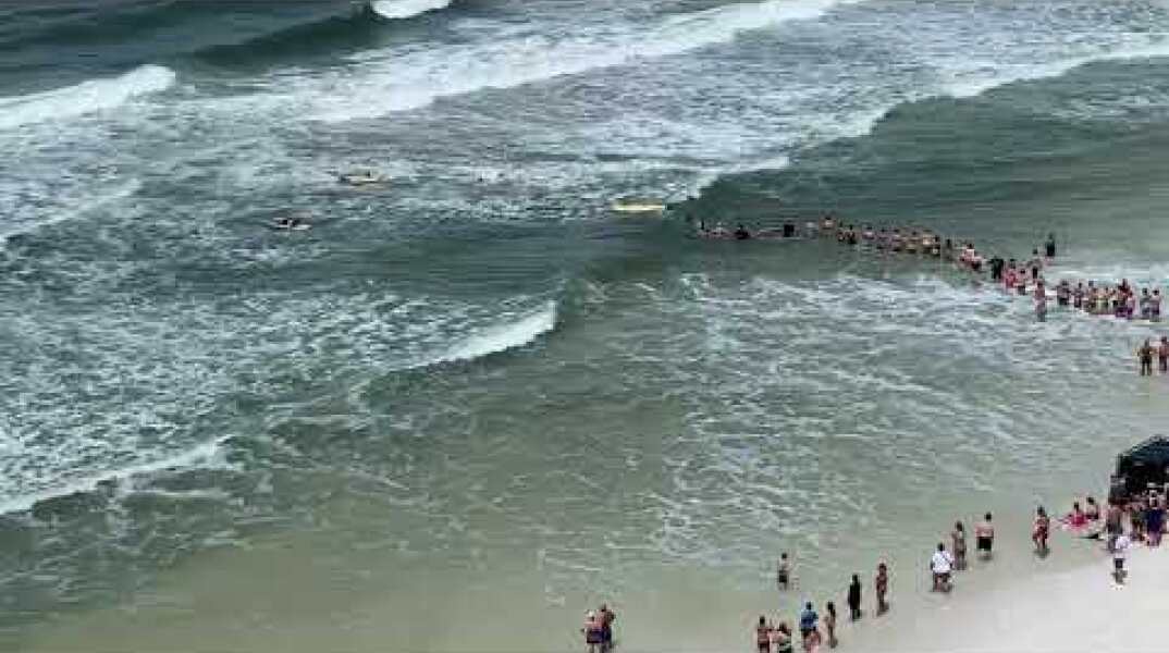 Human chain in Panama City Beach