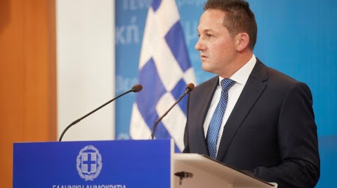 Η ενημέρωση των πολιτικών συντακτών από τον Κυβερνητικό Εκπρόσωπo κ. Στέλιο Πέτσα (27-8-2019)