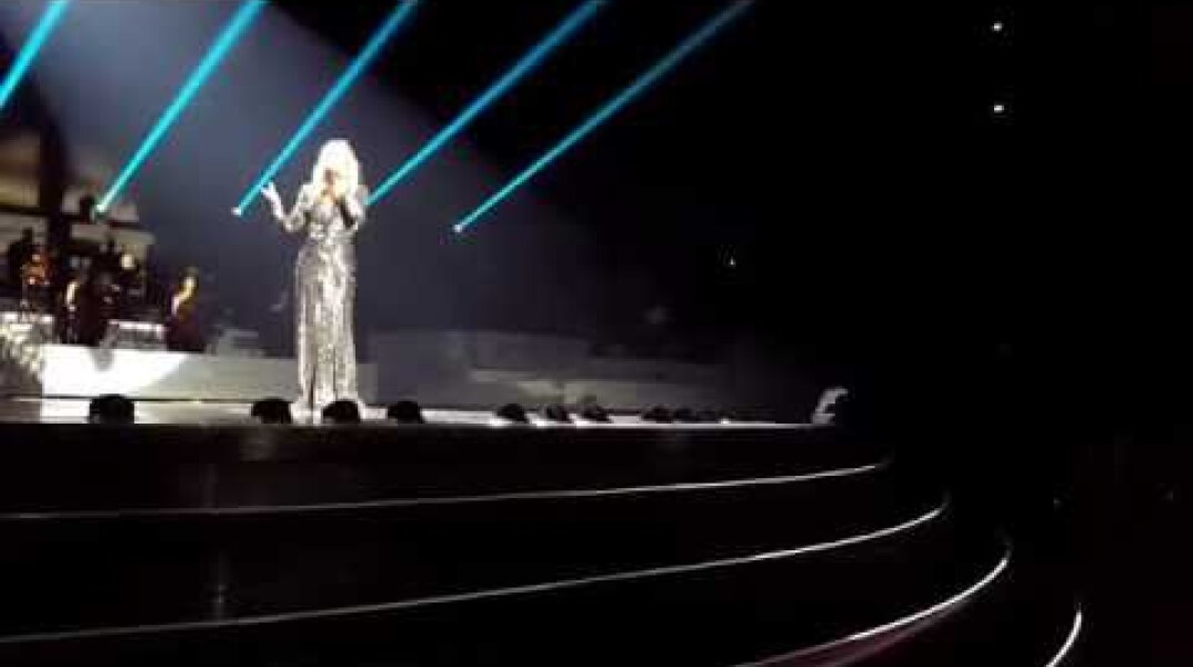 Celine Dion - Hello (Adele Cover) LIVE - New Year's Surprise (Front Row) - Dec 31st 2015