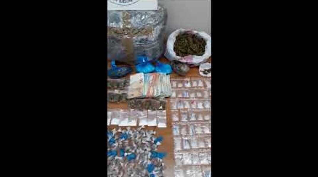 Βίντεο από την κατάσχεση σημαντικών ποσοτήτων ναρκωτικών