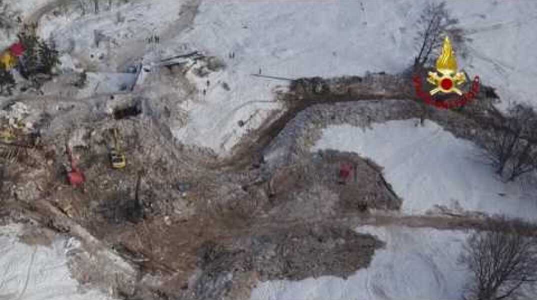 hotel rigopiano farindola operazioni vigili del fuoco drone