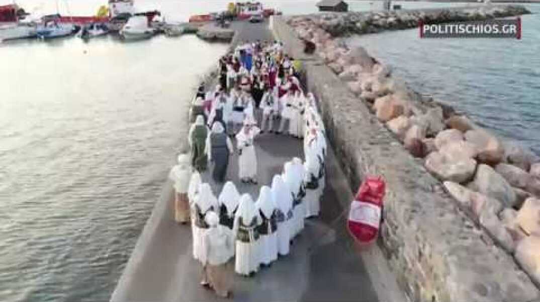 Ο μεγαλύτερος χορός του Αιγαίου στήθηκε ξανά στο λιμάνι της Χίου
