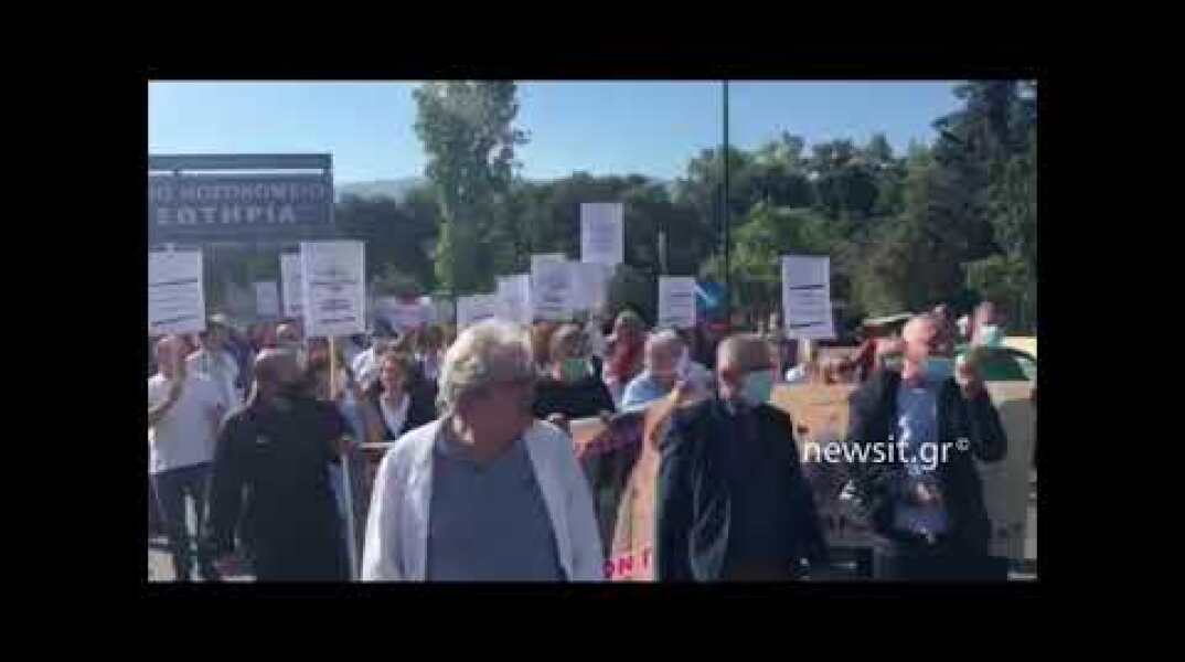 Συγκέντρωση της ΠΟΕΔΗΝ στο νοσοκομείο Σωτηρία