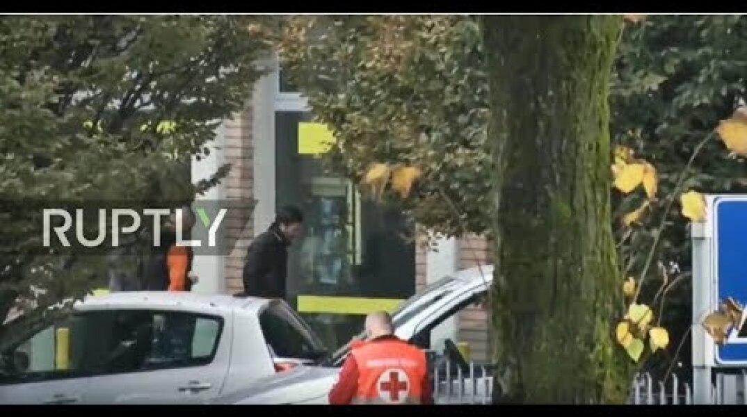 Live from Reggio Emilia as hostage situation develops in local post office