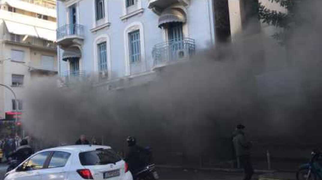 ΕΚΡΗΞΗ ΣΤΑ EVEREST ΣΤΗΝ ΟΔΟ 3ης ΣΕΠΤΕΜΒΡΙΟΥ