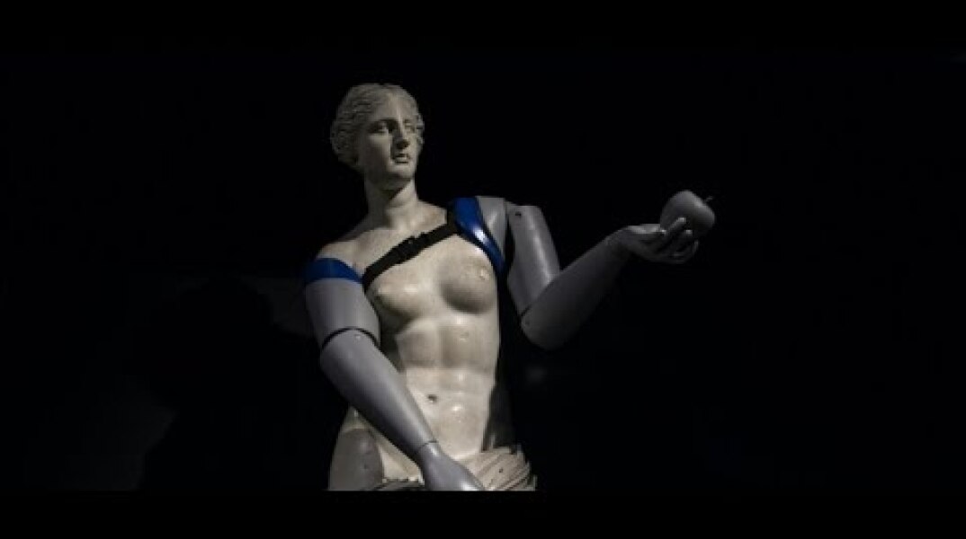 Des prothèses pour la Vénus de Milo à Paris pour alerter sur "les corps brisés"