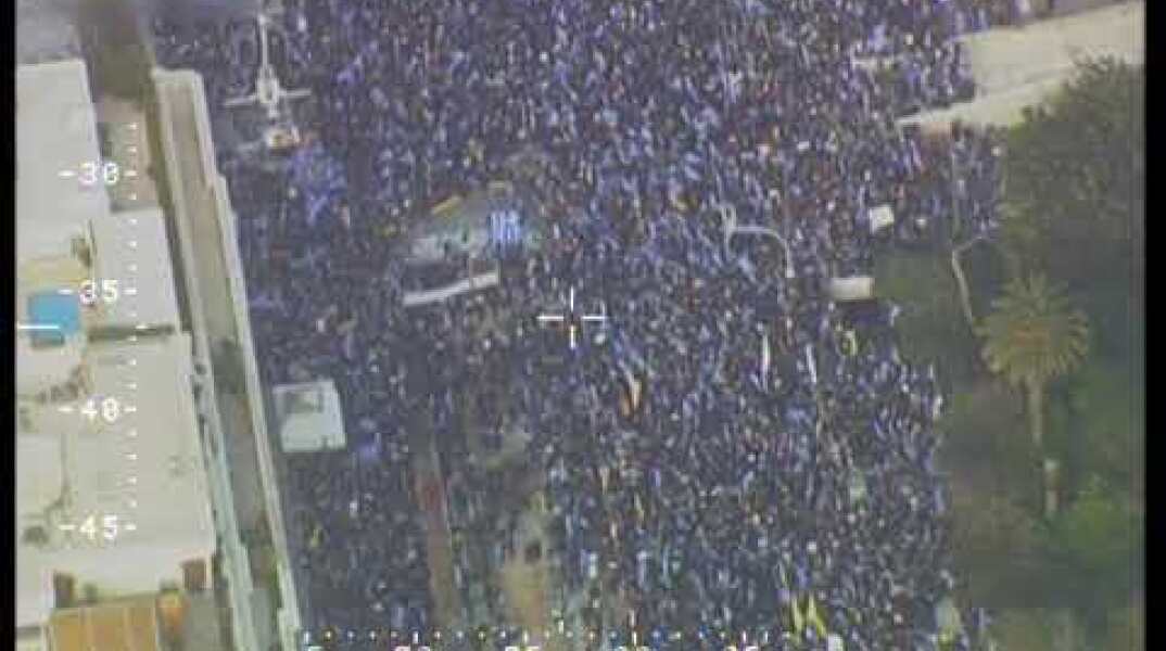 Πλάνα από τη σημερινή συγκέντρωση στην περιοχή της πλατείας Συντάγματος