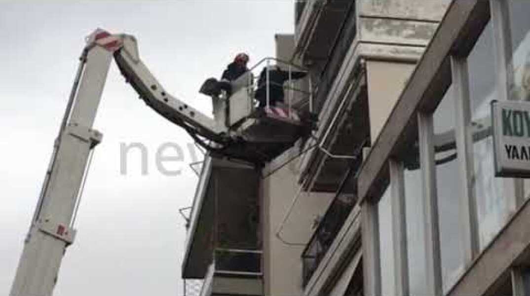 Εικόνες σοκ από την αυτοκτονία στην Καλογρέζα