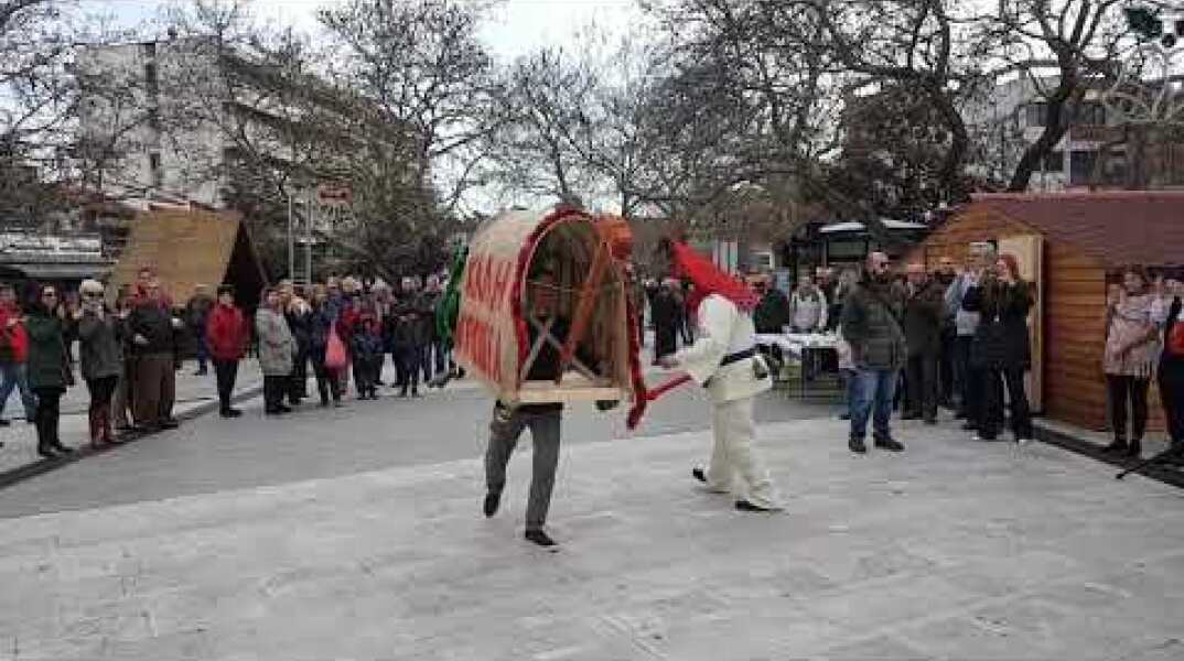 Καμήλες και Ντιβιτζήδες από το Σύλλογο Ανατολικορομυλιωτών