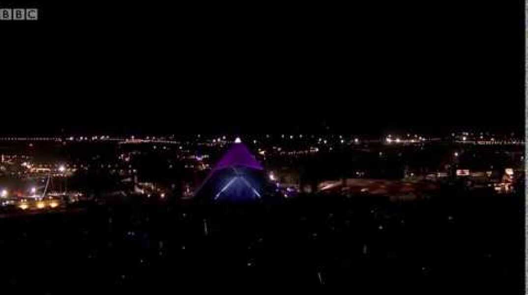 'Oh Jeremy Corbyn' chants have broken out all over #Glastonbury and it's glorious