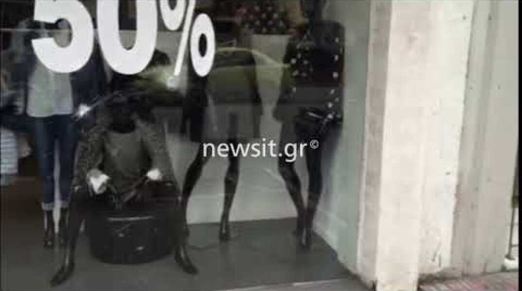 Πατησίων: Έσπασαν καταστήματα και τα ΕΛΤΑ