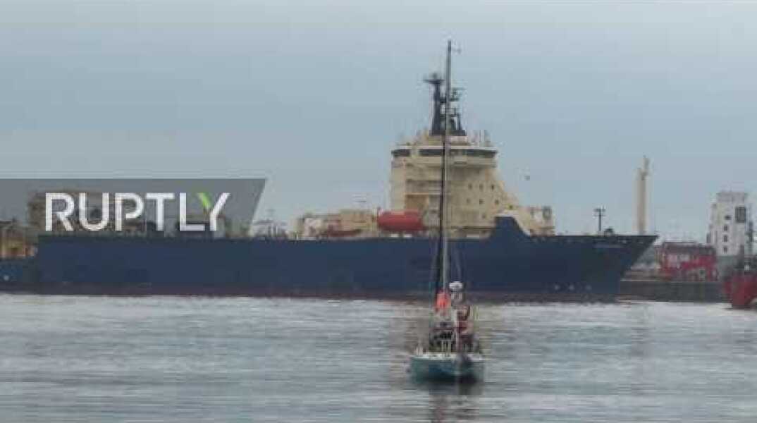 Argentine travels 3 months on sailboat to reunite with his parents during COVID crisis