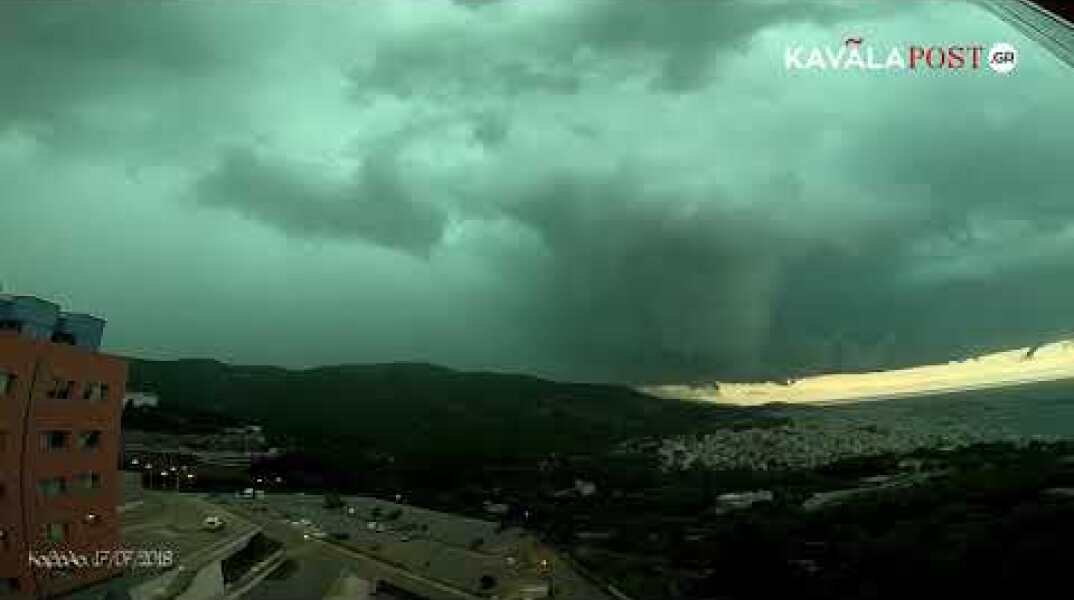 Πολυκύτταρη καταιγίδα με σπάνιο σχηματισμό shelf cloud πάνω από την Καβάλα part1