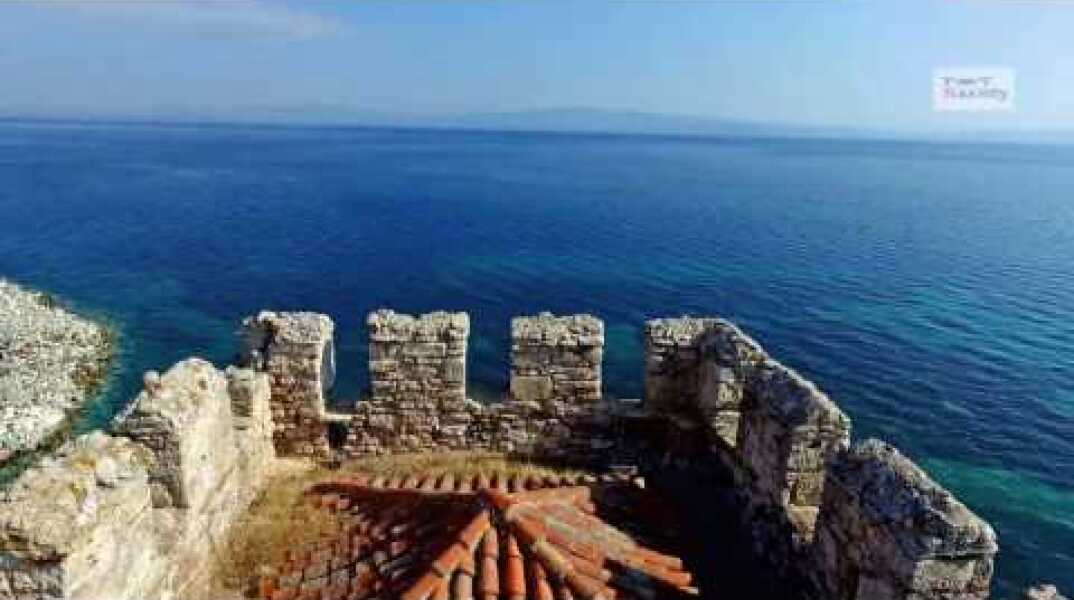 Η θέα από το παράθυρο ενός αγωνιστή του 1821 | Byzantine tower of Nea Fokaia Greece Drone