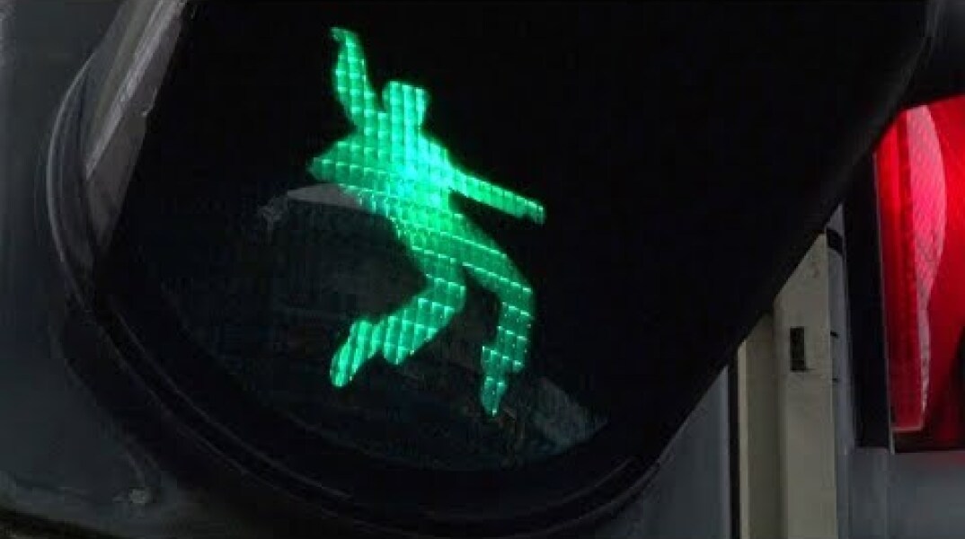 The 'King' of the road: German town puts Elvis on traffic lights