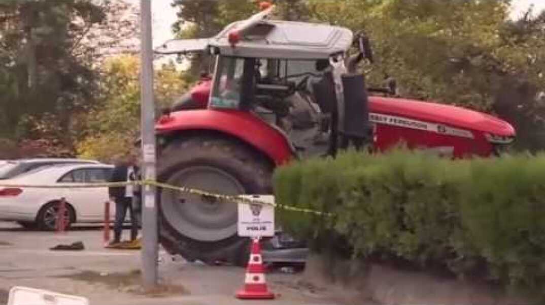 Araçla çarparak ilerleyen traktör sürücüsü vurularak durduruldu (Kızılay-Ankara)