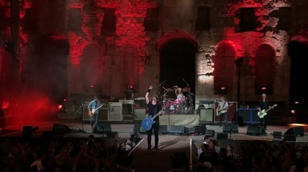 Foo Fighters - Arrows (Live debut) 10/07/2017 at Odeio Herodou Attikou, Athens, Greece
