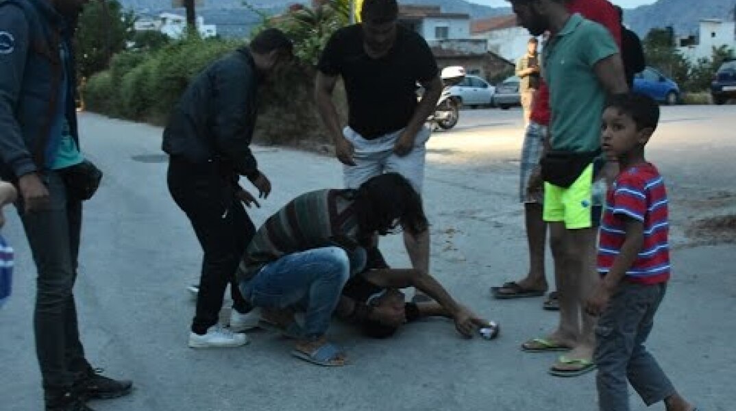 Politischios.gr: Μαζική Δηλητηρίαση μεταναστών στη Σούδα