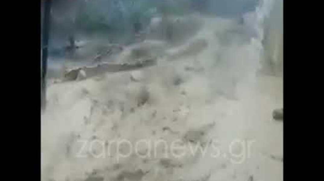Ορμητικός χείμαρρος στα Παλαιά Ρούματα
