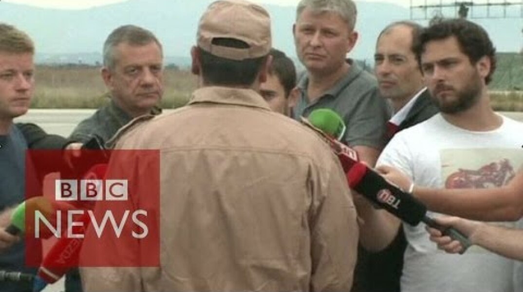 'No warning' - Russian pilot shot down by Turkey on Syria border - BBC News