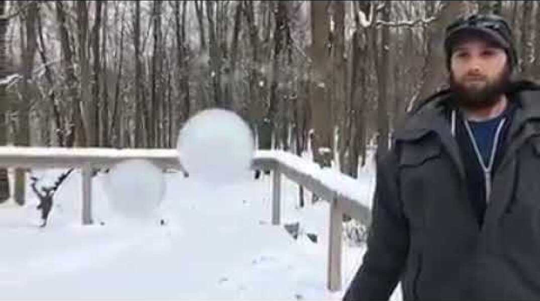 Blowing bubbles in the freezing cold !