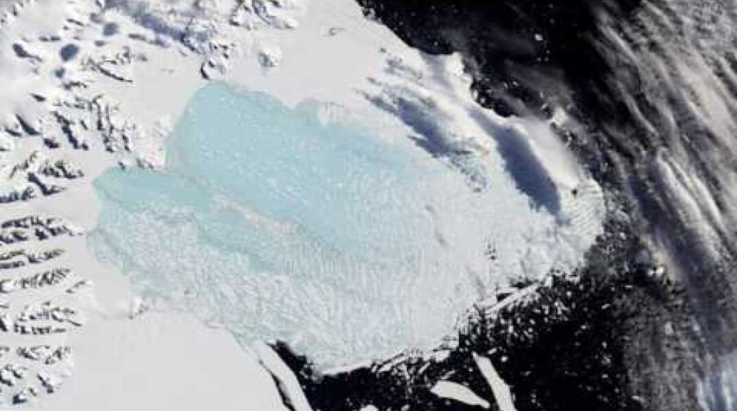 Vast iceberg splits from Antarctic ice shelf