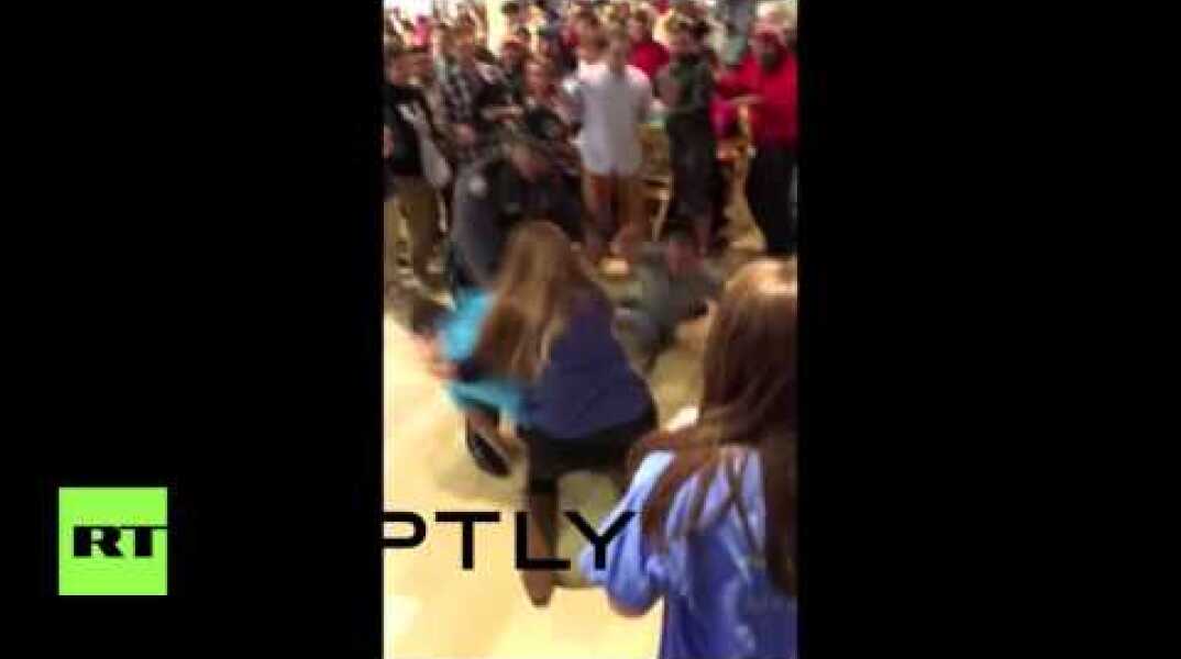 USA: Shoppers brawl in Kentucky as Black Friday chaos begins