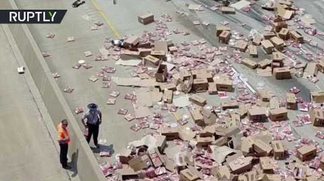 Pizza spillage: US road blocked after 18-wheel truck sliced opened