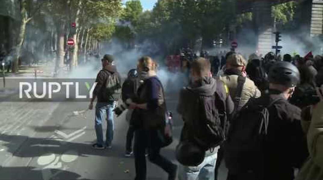 France: Police and protesters battle in Paris during Labour reforms demo