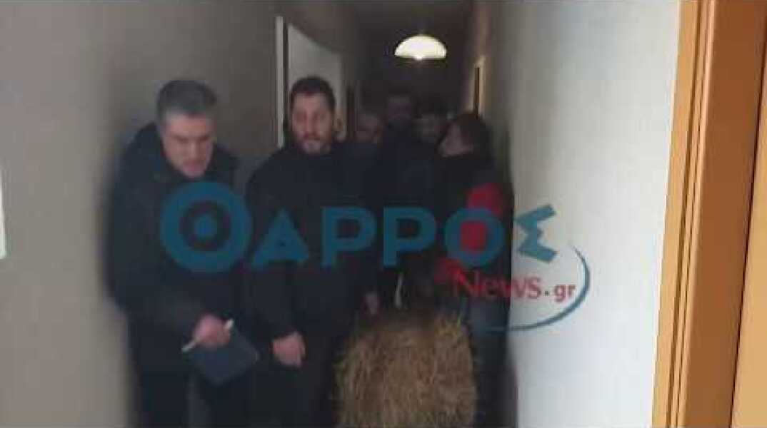 Έφοδος αγροτών στα γραφεία βουλευτών του ΣΥΡΙΖΑ Μεσσηνίας