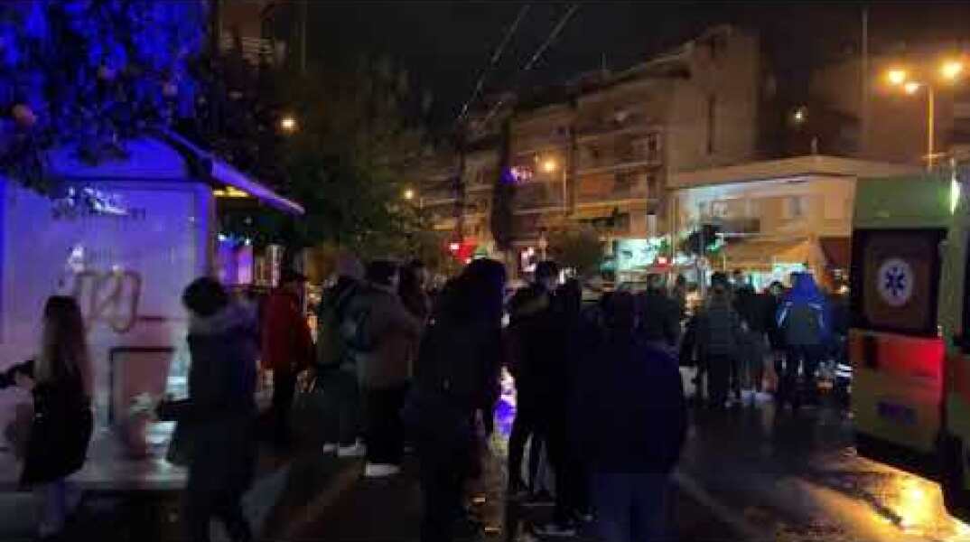 Σοβαρό τροχαίο στην Καλλιθέα - Σύγκρουση πεζού με ταξί