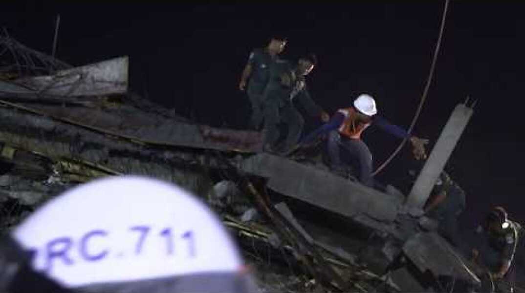 Cambodge: opération de sauvetage après l'effondrement d'un immeuble | AFP News