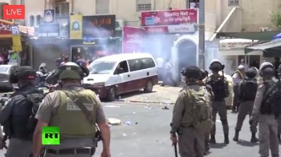 Clashes between Palestinians and Israeli police in West Bank (streamed live)