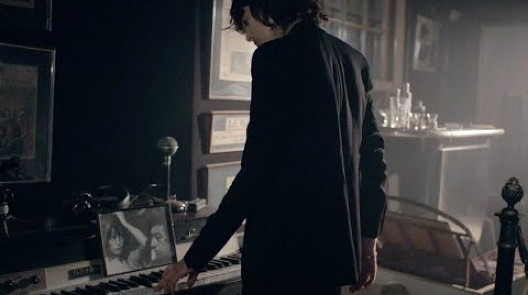 Charlotte Gainsbourg - Lying With You (Official Music Video)