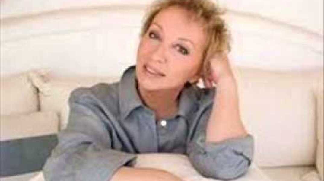 ΧΡΥΣΗ ΔΙΣΚΟΘΗΚΗ 1981 ΠΟΣΟ ΓΛΥΚΑ ΜΕ ΣΚΟΤΩΝΕΙΣ ΚΑΝΕΛΛΙΔΟΥ