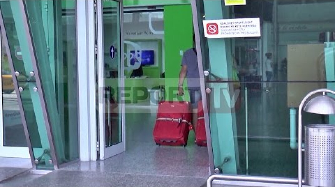 Kapet greku në Rinas,iu gjet një pajisje e dyshuar si përgjuese