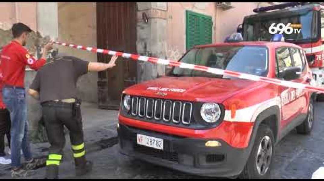 Casoria sprofonda voragine in strada, case evacuate
