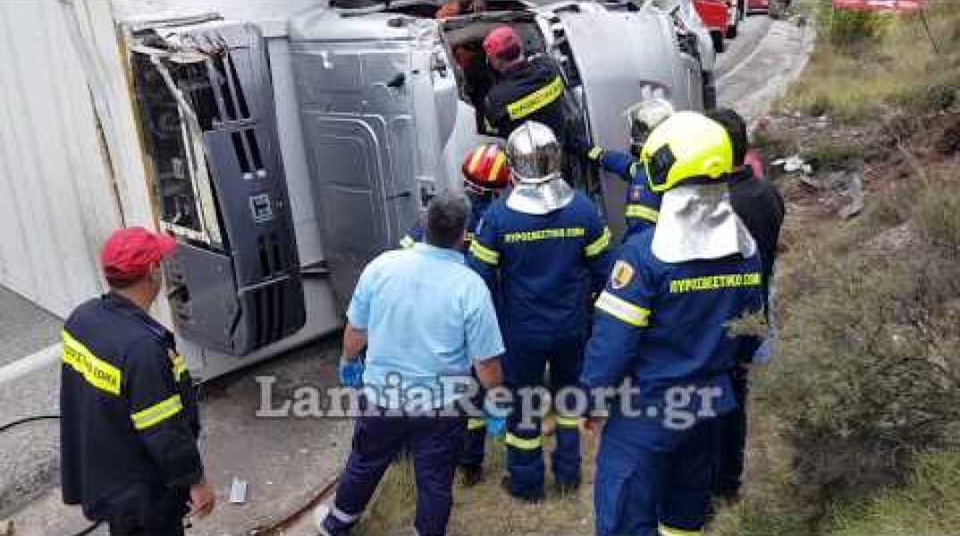 LamiaReport.gr: Εκτροπή νταλίκας στο Δομοκό