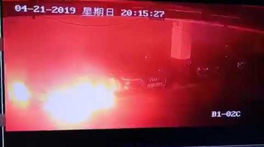 Tesla Model S on fire in Shanghai - 2019