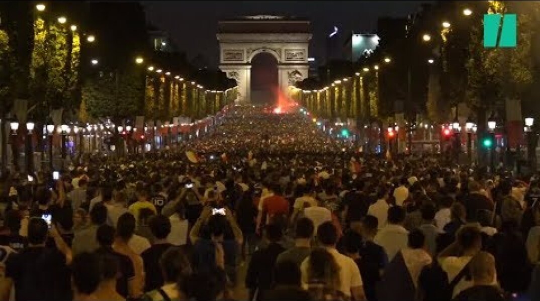 La France en finale: Les images des Champs-Élysées en fête