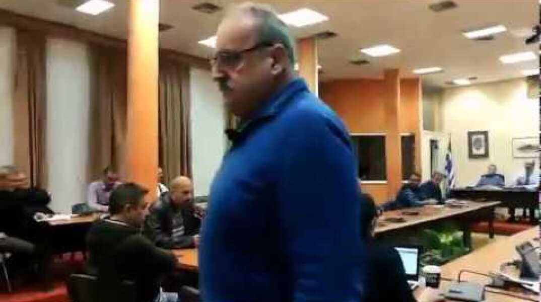 Politischios.gr: Αποχώρηση δημοτικών συμβούλων από το Δ.Σ. Χίου