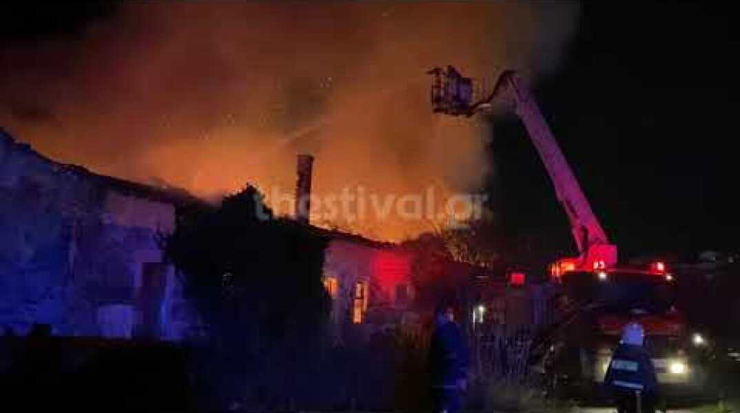 Thestival.gr Φωτιά στο στρατόπεδο Κόδρα στην Καλαμαριά