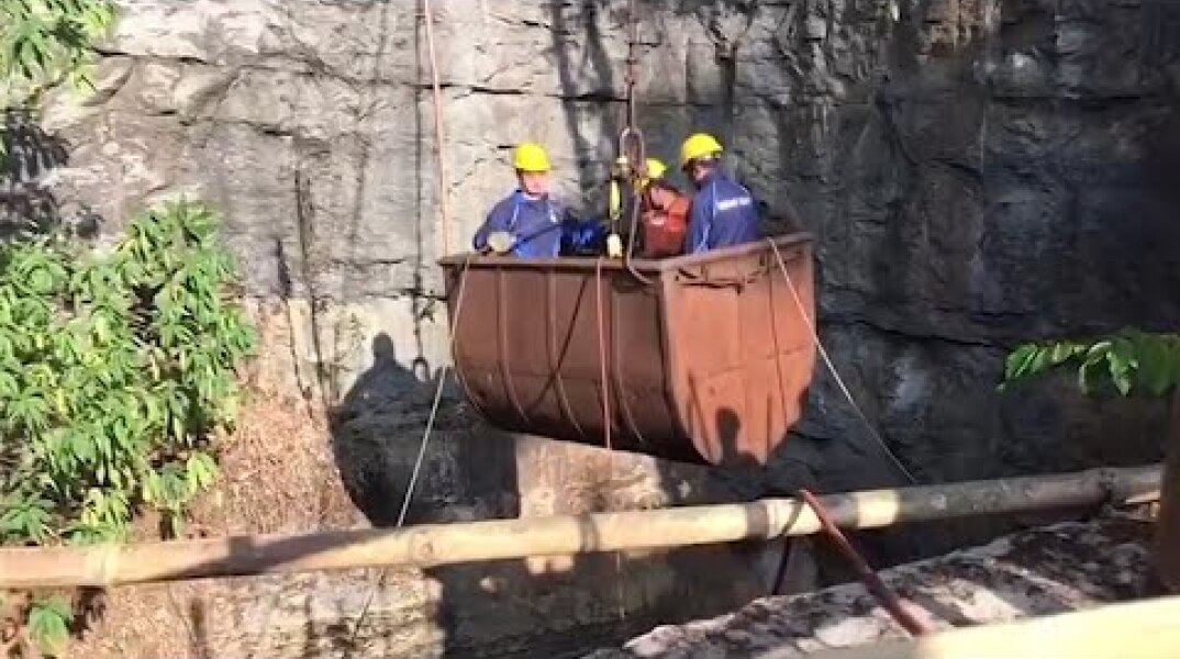 India navy divers join search for trapped miners in Meghalaya