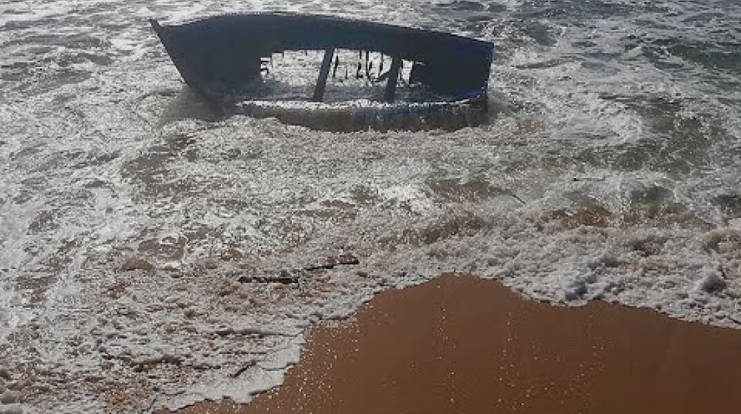 Reactivada la búsqueda de los 17 desaparecidos de la patera en la que murieron cuatro migrantes