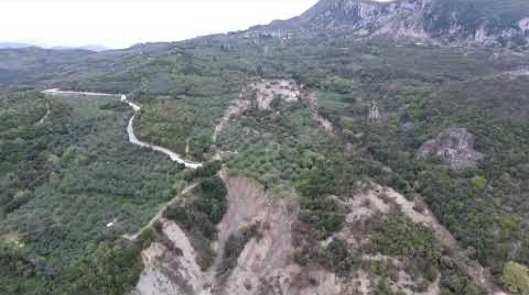 Κρυοπηγή Πρέβεζας κατολισθήσεις έπληξαν το χωριό