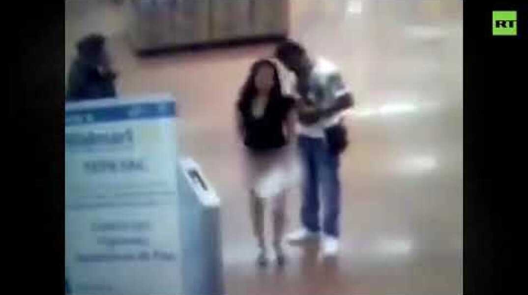 Woman strips naked in Walmart to prove she didn’t steal